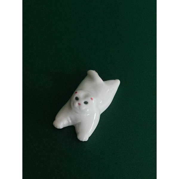 en vol : 02 paperweight or cutlery rest