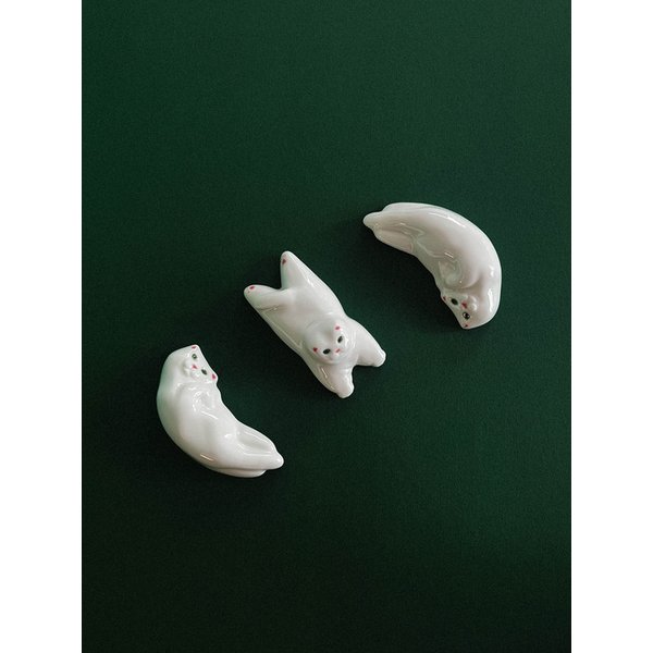 en vol : 02 paperweight or cutlery rest