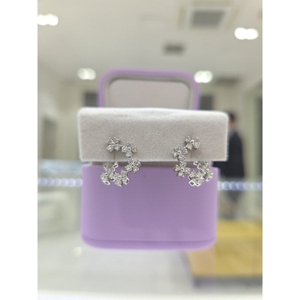 [파주점] 라피에뜨 다이아몬드 귀걸이 WG 18K 210800246