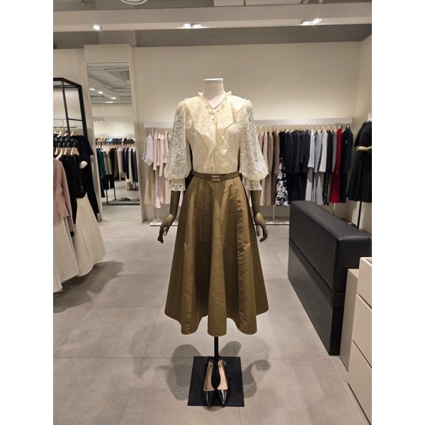 [파주점] 세트 플로럴 레이스 블라우스 + 세틴 A라인 스커트 JR4A0BL343,JS2A0SK053