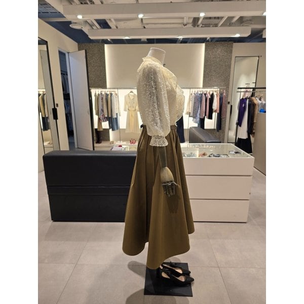 [파주점] 세트 플로럴 레이스 블라우스 + 세틴 A라인 스커트 JR4A0BL343,JS2A0SK053