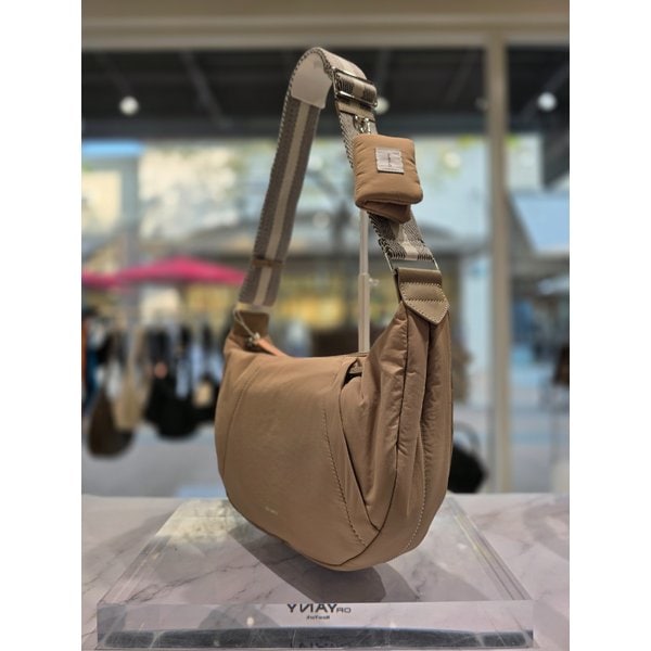 [부산점] 바나나R 크로스바디L OBSBCB54 078