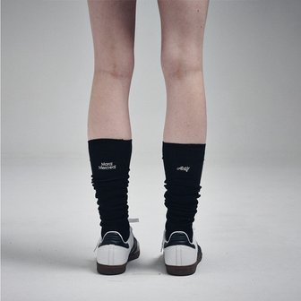 Mardi Mercredi Actif [마르디메크르디악티프]RIBBED LOOSE KNEE SOCKS LOGO SIMPLE_BLACK IVORY