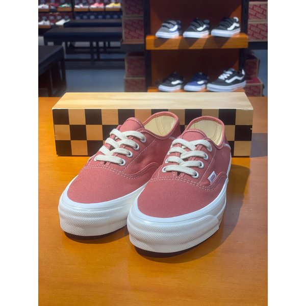 [여주점] (남여공용) 스니커즈 프리미엄 어센틱 LX 44 킥다운(다크레드 마쉬멜로) (VN000D4YCIT)