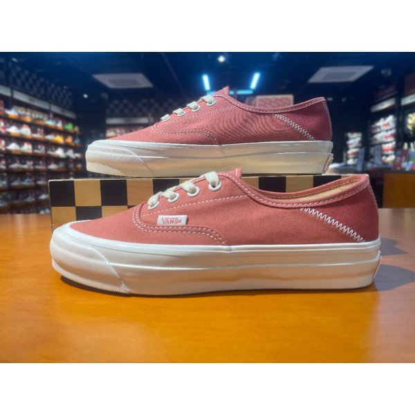 [여주점] (남여공용) 스니커즈 프리미엄 어센틱 LX 44 킥다운(다크레드 마쉬멜로) (VN000D4YCIT)