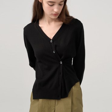 온앤온 사선 버튼 포인트 브이넥 가디건 NEK4SD251