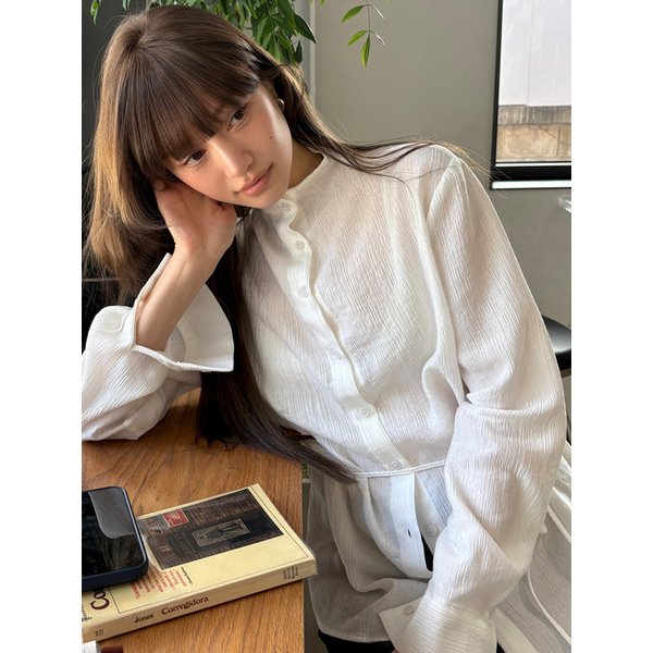 하프넥 벨티드 블라우스 화이트 OU1863