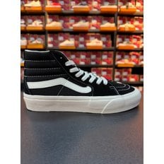 [파주점] (남여공용) 스케이트 하이 Vr3 (Sk8-Hi Vr3)(Black/Marshmallow)(VN0005UN1KP)