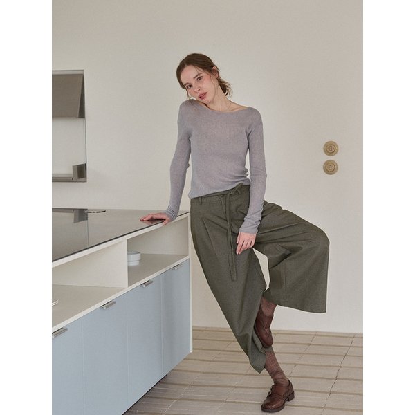 Boat neck ribbed pullover