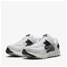 나이키 ZOOM VOMERO 5 FB9149-101