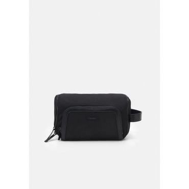 Calvin Klein 캘빈 클라인 REMOTE WASHBAG HANGER 유니섹스 남여공용 - 워시백 세면백 목욕가방 여행파우치 가