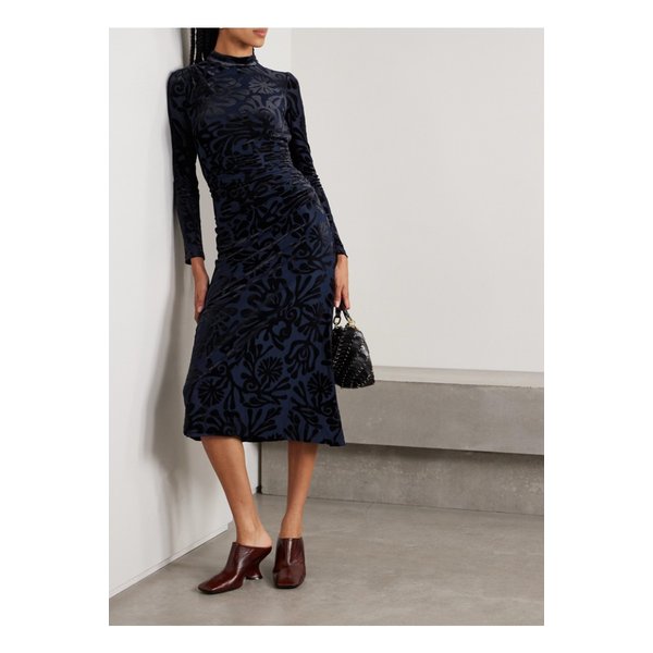 알리아 데보레 벨벳 미디 드레스 네이비 1647597350558199