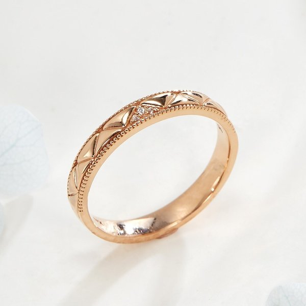 [비앤비골드] 18K 삼각 큐빅컷 밀그레인 반지 RCW41415