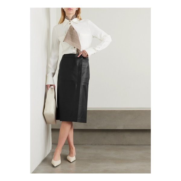 세브르 랩 이펙트 가죽 미디 스커트 블랙 1647597325000512