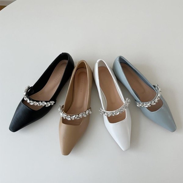 [옷자락] 여성 30대 40대 블링큐빅 스트랩 로우힐 단화 구두