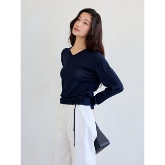 더엘로 Strap Detail V-Neck Knit Top (navy)