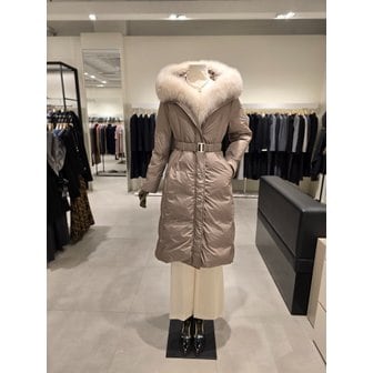 지고트 [파주점] 폭스퍼 트리밍 구스다운 롱 패딩  JRCA2PD583