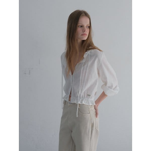 안나 프릴 핀턱 블라우스