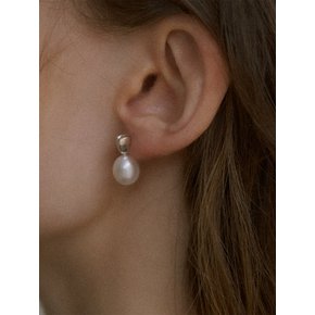 LEAF DROP PEARL EARRING
