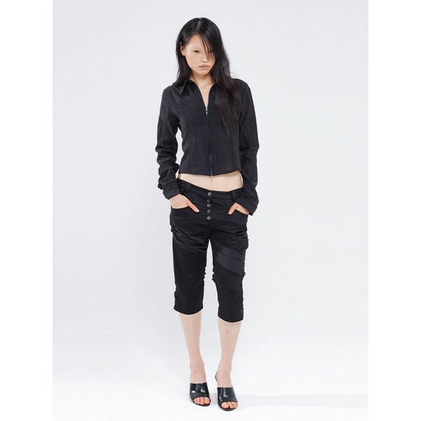 TUCKED PANEL CAPRI PANTS BLACK