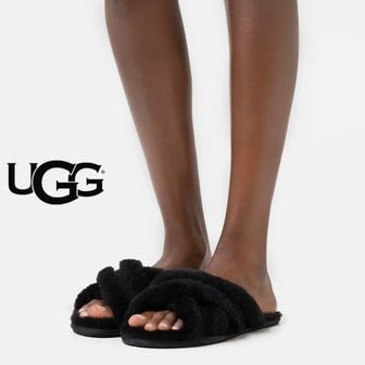 UGG 어그 스커피타 크로스 슬리퍼 블랙 겨울 양털 슬라이드 샌들