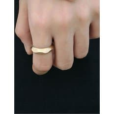 믐달 gold ruffle ring