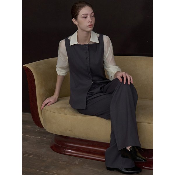 [세트] 울 버튼 뷔스티에 + 울 더블 핀턱 슬랙스 차콜 amr2161