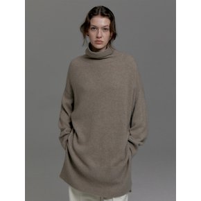 RACCOON CASHMERE OVERSIZED SEAMLESS KNIT TOP