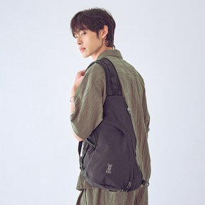 [디오디 공식]코나 트래블 원숄더백(BLACK)