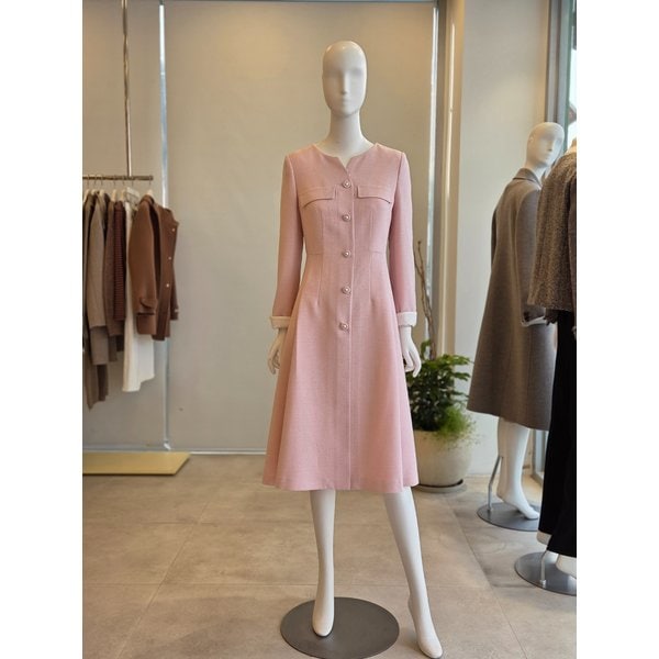 [여주점] [더 아이잗] 여성 펄 버튼 슬릿넥 플레어 원피스(IS3A0OP051)