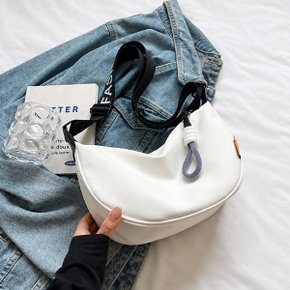 캐주얼 조절가능 스트랩 반달형 크로스백 LKB004