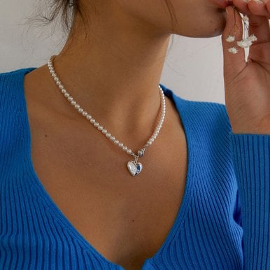 magnet love pearl necklace