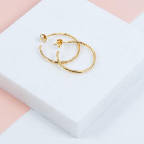 아우리 주얼리 이어링 E1101 Olivera Medium Gold Vermeil Hoop Earrings