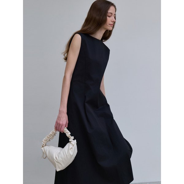 베이직 슬리브리스 원피스 블랙 L197