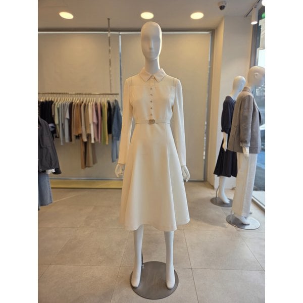 [여주점] [더 아이잗] 여성 배색 버튼 장식 플레어 원피스(IS3A0OP061)