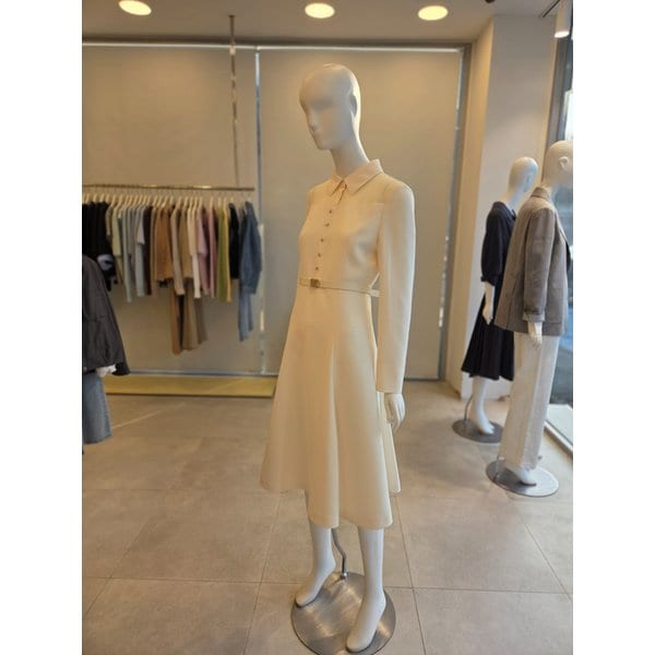 [여주점] [더 아이잗] 여성 배색 버튼 장식 플레어 원피스(IS3A0OP061)