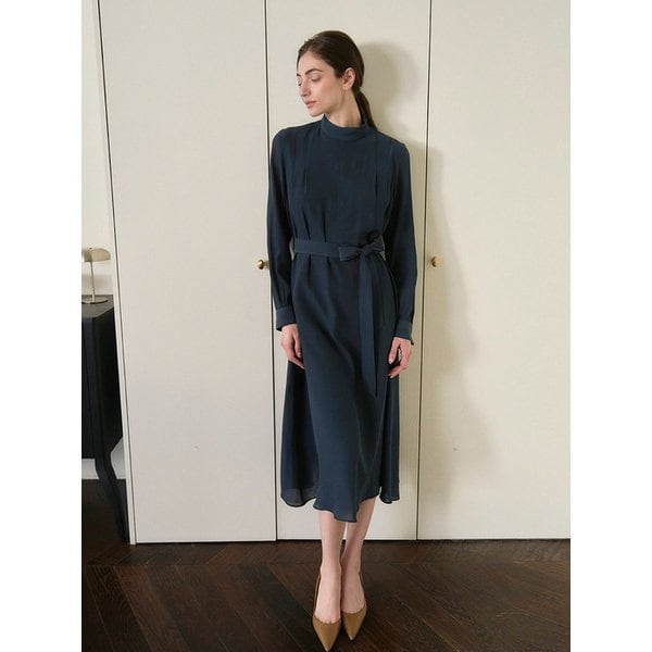 HALF NECK DRESS NAVY 하프 넥 드레스 라이트 네이비