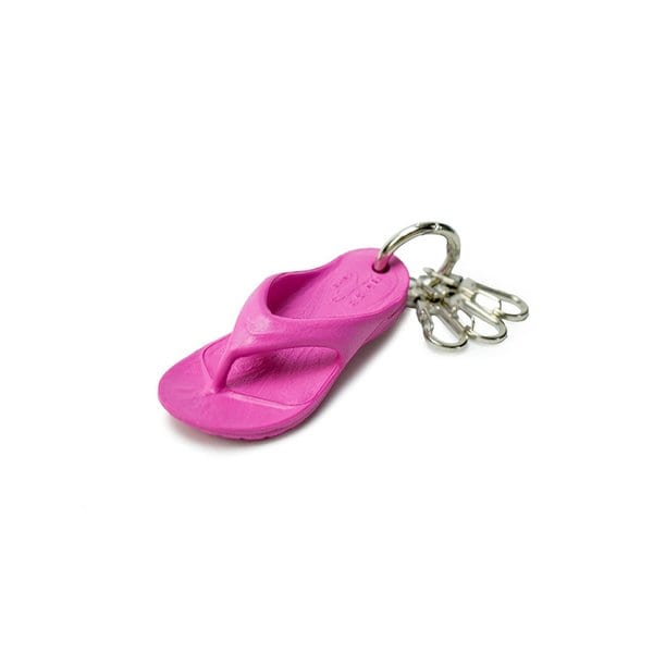 SUPER Y MARATHON SLIPPER KEYRING