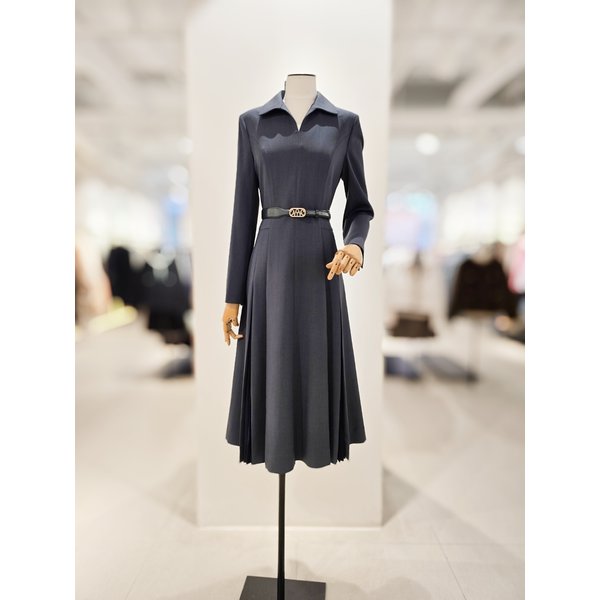 [파주점] [더아이잗컬렉션]오픈 칼라 플리츠 원피스 CPAA0OP281