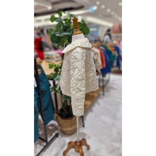 [파주점] 리틀그라운드(CR)테일스쿱- 경량퀼팅플라워점퍼 7511411001