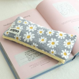 텐바이텐 ouior flat pencil case - marguerite gray (topside zipper)