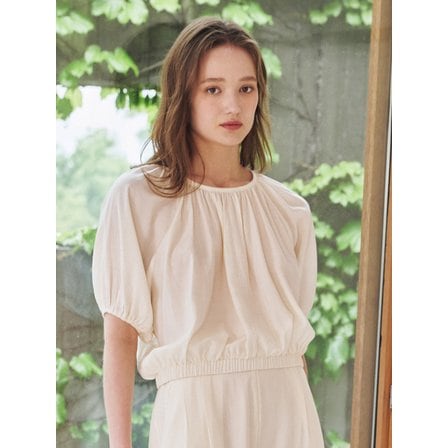 Nouve 링클 셔링 라운드 블라우스 - 아이보리 / Wrinkle Shirring Round Blouse - Ivory
