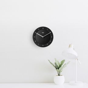 Classic Wall Clock 브라운 클래식 벽시계 BC06 블랙