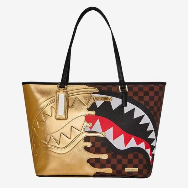 확대된 대표 스프레이그라운드 토트백 T9345 SHARKS IN PARIS GOLD DRIP BROWN