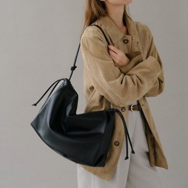 로서울 Large Knot shoulder bag Black