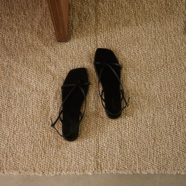 킨더살몬 Tula Slingback Leather Sandals Black