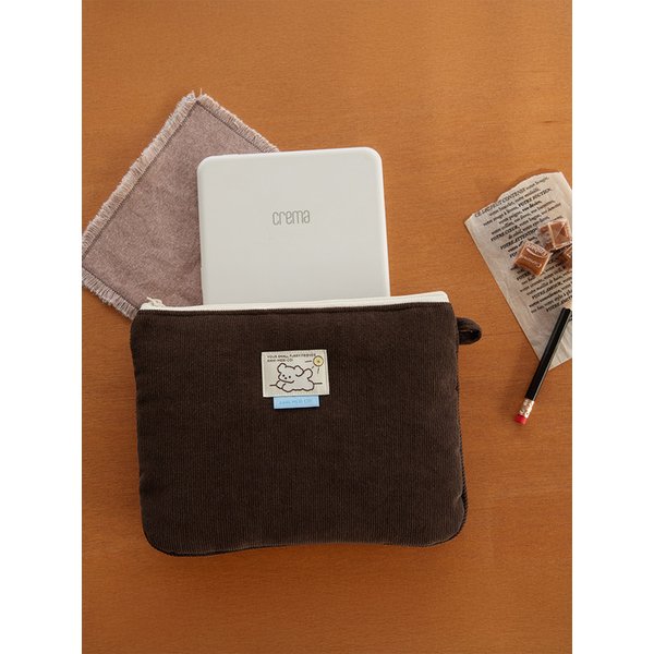 코이 코듀로이 플랫 파우치