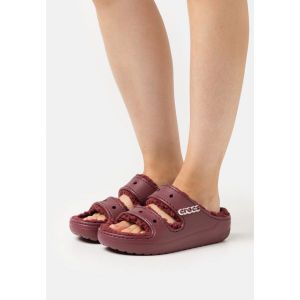 이스퀘어 3762628 Crocs CLASSIC COZZZY - Slippers garnet