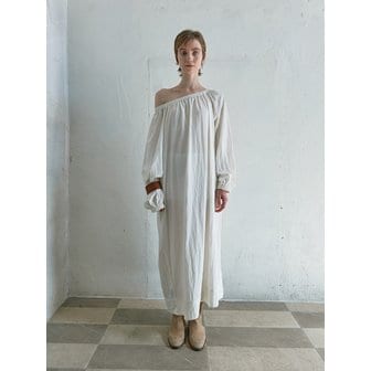 낫띵에브리띵 SOFT VOLUME MAXI DRESS IN OFF WHITE