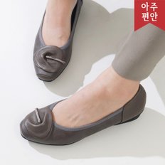 2cm 국내생산 천연가죽 코사지 여성스러운 우레탄창 로퍼 편안한신발  110250